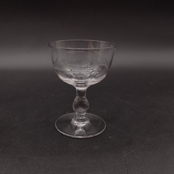 6 Etched Crystal Wine or Liqueur Glasses - Picture 5 of 11